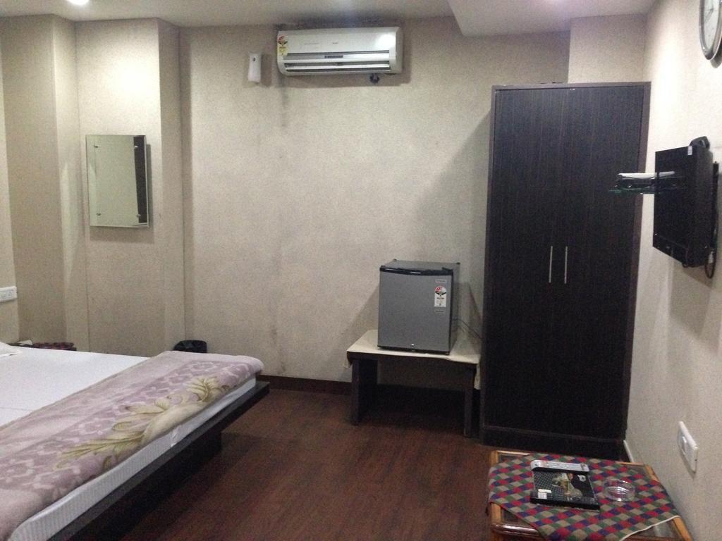 לודהיאנה Hotel Silver Stone חדר תמונה