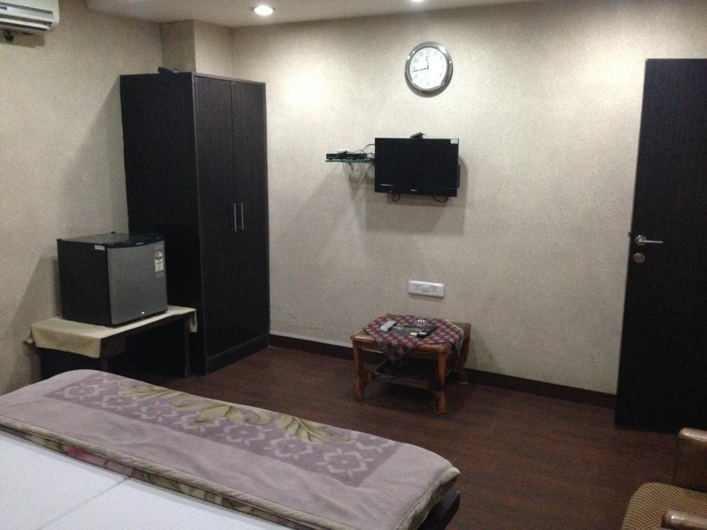 לודהיאנה Hotel Silver Stone חדר תמונה